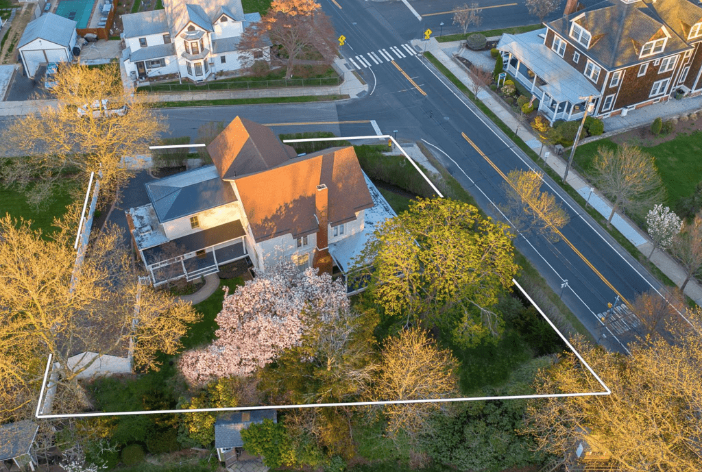 502 FRONT ST - GREENPORT, NEW YORK