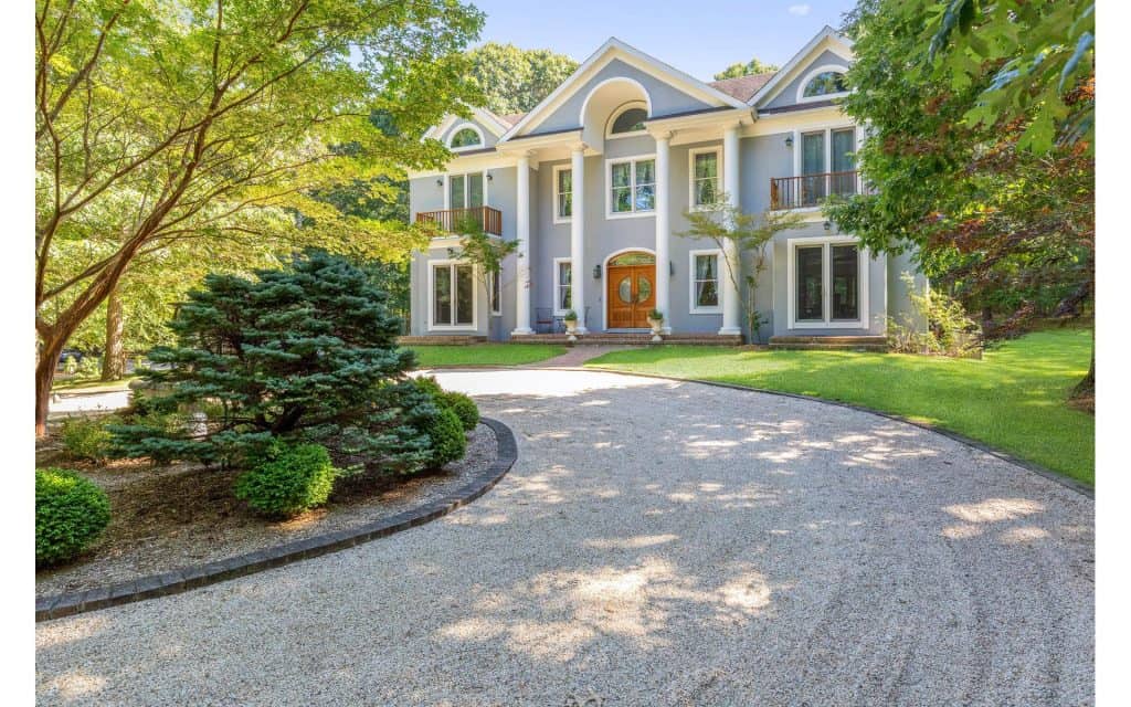 3370 PARADISE POINT RD, SOUTHOLD, NY North Fork Real Estate Showcase